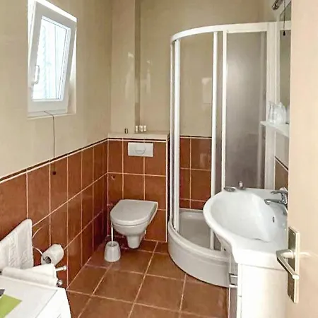 4 Bedroom Beautiful In Na Moru Prázdninový dům Sveti Petar (Zadar)
